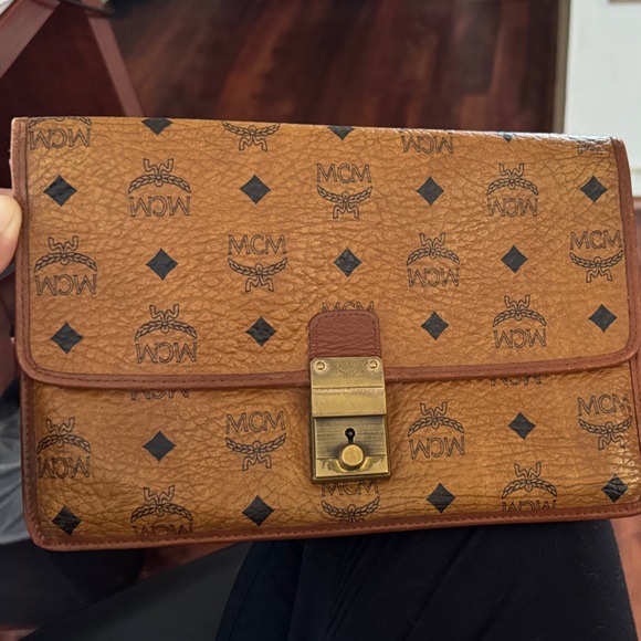 Reposhing MCM - Picture 2 of 6